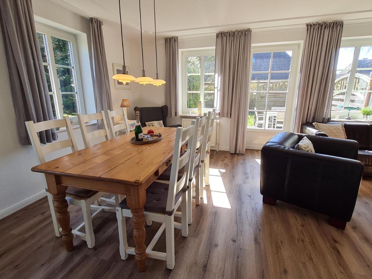 Ferienhaus Ellen, Eg Whg Utersum Екстериор снимка