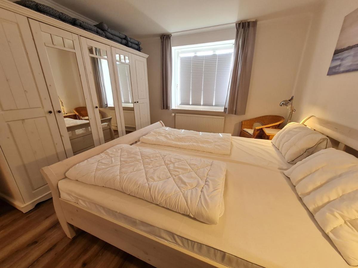 Ferienhaus Ellen, Eg Whg Utersum Екстериор снимка